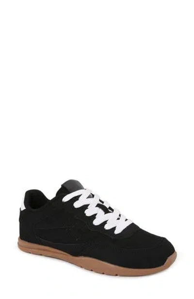 Berness Low Top Sneaker In Black