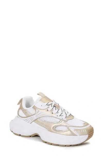 Berness Ramona Sneaker In Gold