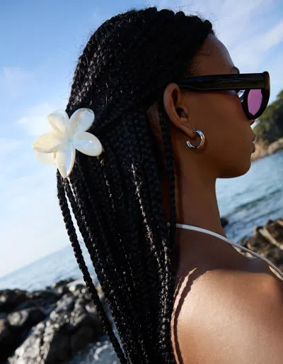 Bershka 2-pack Of Flower Hair Clips In White