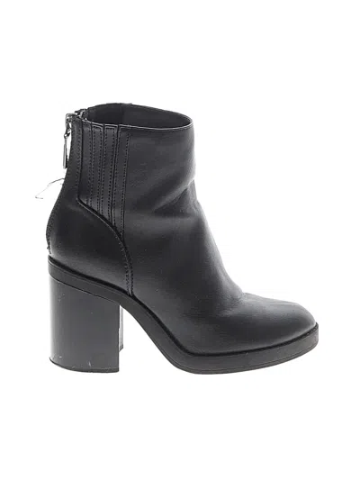 Pre-owned Bershka Ankle Boots In Black