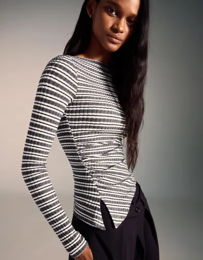 Bershka Long Sleeve Asymmetric T-shirt In Multi