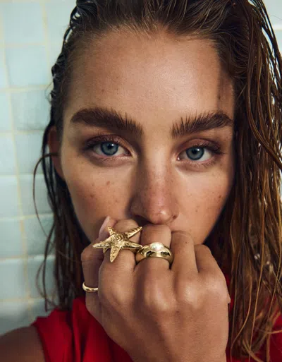 Bershka Pack Of Starfish Rings In Gold