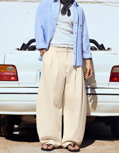 Bershka Pleated Barrel Jeans In White