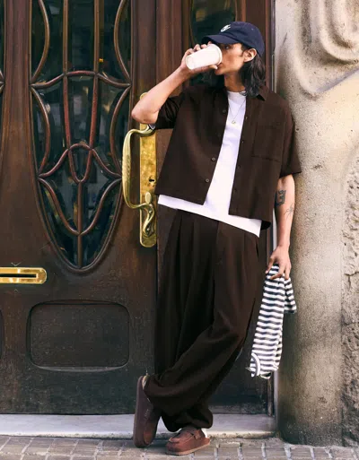 Bershka Super Baggy Pleated Semi-jogger Trousers In Brown