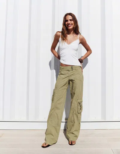 Bershka Trousers With Pockets In Green