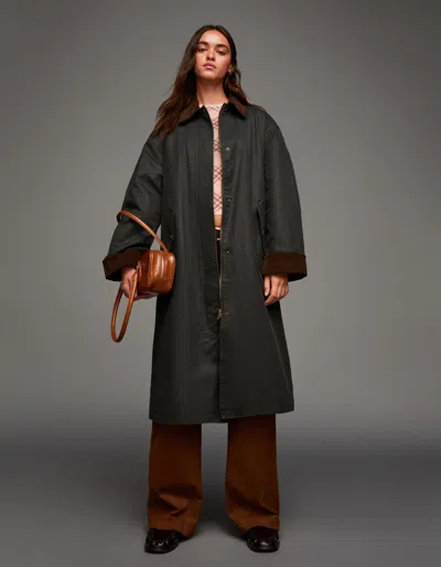 Bershka Waxed-effect Coat With A Contrast Collar In Brown