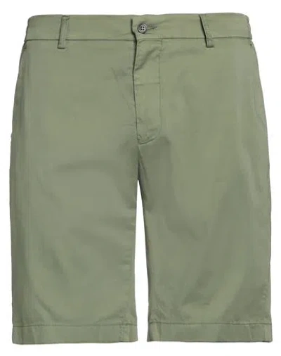 Berwich Man Shorts & Bermuda Shorts Military Green Size 38 Cotton, Silk, Elastane