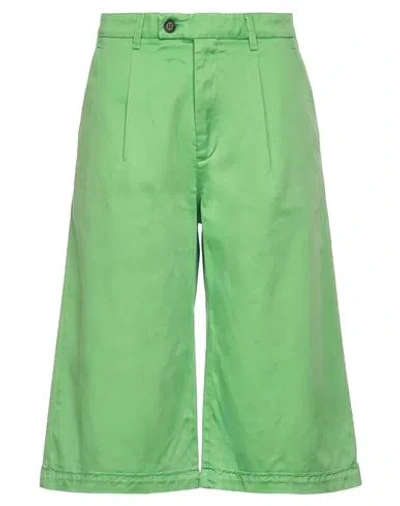 Berwich Woman Shorts & Bermuda Shorts Green Size 2 Cotton, Viscose, Elastane