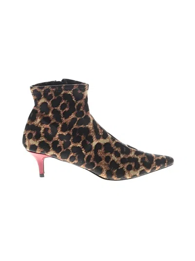 Pre-owned Betsey Johnson Ankle Boots In Brown
