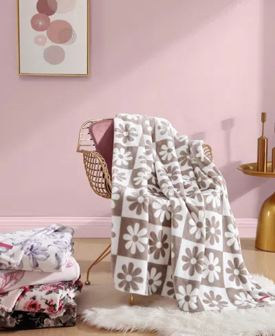 Betsey Johnson Daisy Check Ultra Soft Plush Fleece Throw, 70" X 50" In White,mocha Beige