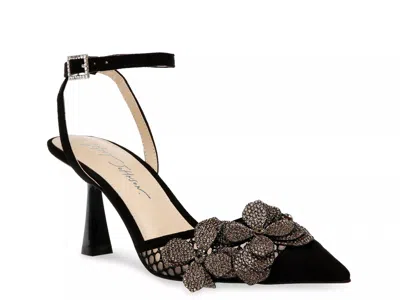 Betsey Johnson Elma Pump In Black