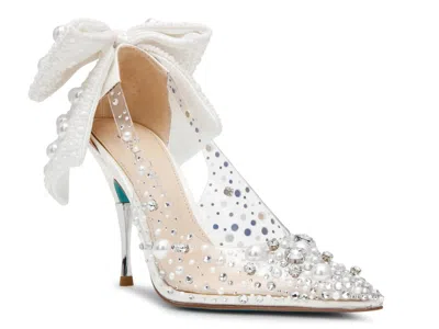 Betsey Johnson Esmy Pump In White