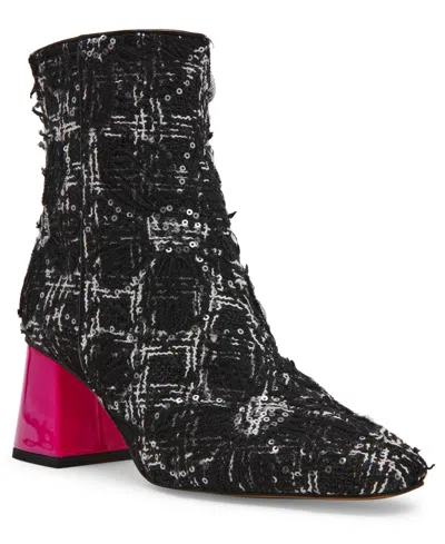BETSEY JOHNSON WOMEN'S STEVIE BLOCK HEEL DRESS BOOTIES