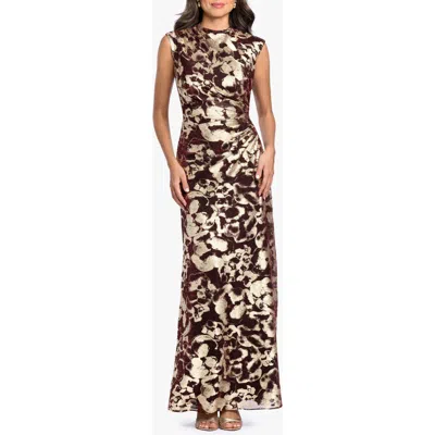 Betsy & Adam Crinkled Ruched Gown In Burgundy