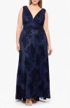 Betsy & Adam Plus Size Crinkle Sleeveless V-neck Gown In Navy/black