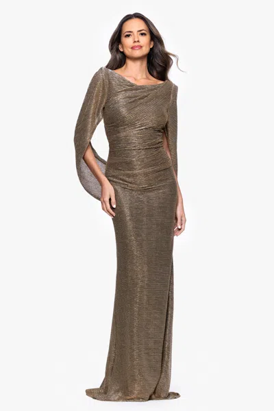 Betsy & Adam "kaia" Metallic Crinkle Boat Neck Drape Sleeve Floor Length Dress In Green