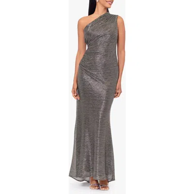 BETSY & ADAM BETSY & ADAM METALLIC CRINKLE ONE-SHOULDER MERMAID GOWN