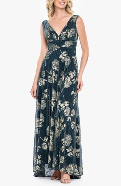 Betsy & Adam Rose Crinkle Gown In Green