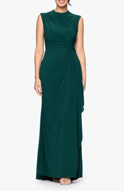 BETSY & ADAM BETSY & ADAM RUCHED SLEEVELESS GOWN