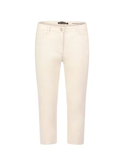 Betty Barclay Cropped Trousers In Neutral