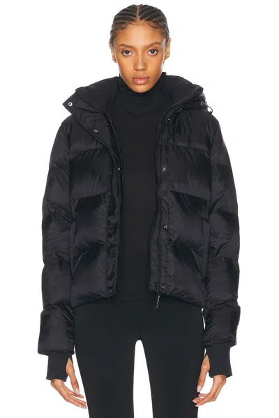 Beyond Yoga Big Cozy Hooded Puffer Jacket In Black