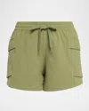 Beyond Yoga Breeze Shorts In Green