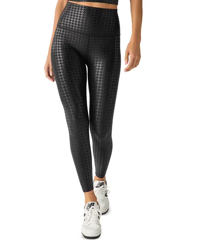 Beyond Yoga Caught In The Midi Leggings In Houndstooth