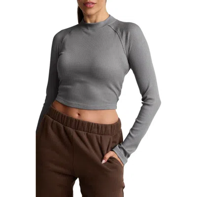 Beyond Yoga Contours Rib Mock Neck Crop Top In Stone Gray