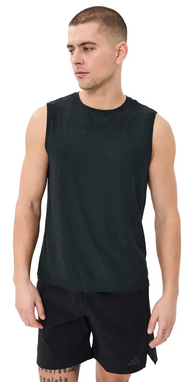 Beyond Yoga Featherweight Freeflo Muscle Tank 2.0 Darkest Night In Black