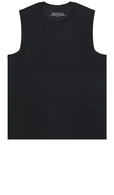 Beyond Yoga Featherweight Freeflo Muscle Tank In Darkest Night