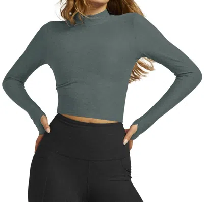Beyond Yoga Featherweight Moving On Cropped Pullover In Storm Heather In Green
