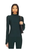 Beyond Yoga Featherweight Moving On Pullover In Green