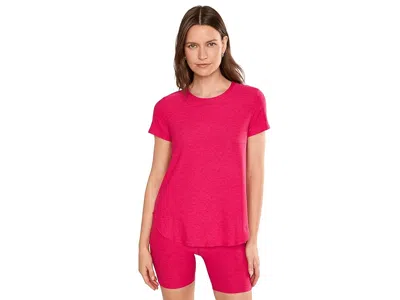 Beyond Yoga Featherweight On The Down Low Tee Women's Clothing Berry Red Heather: Xl In Animal Print