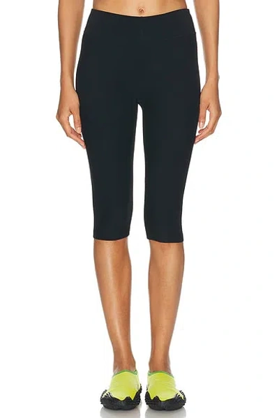 Beyond Yoga Impulse Ribbed Pedal Pusher In Black