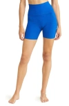 Beyond Yoga Keep Pace Space Dye Bike Shorts In Blue