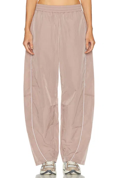 Beyond Yoga Limitless Barrel Leg Pant In Neutral