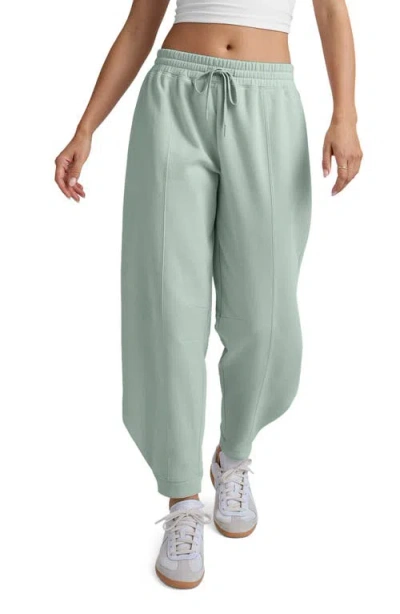 Beyond Yoga Luxefleece Barrel Leg Sweatpants In Green
