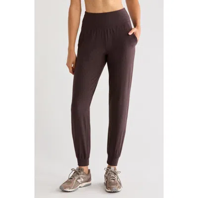 Beyond Yoga Midweight Spacedye Midi Joggers In Brown