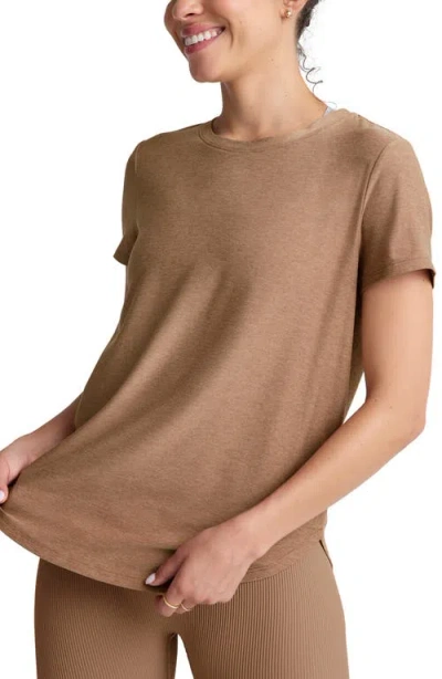 Beyond Yoga On The Down Low T-shirt In Desert Sand Heather