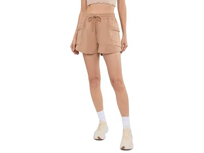 Beyond Yoga Peak 3 Short In Brown