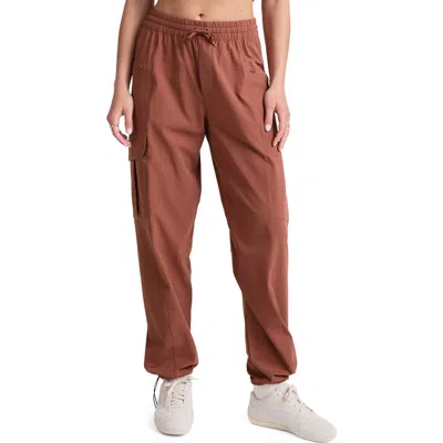 Beyond Yoga Peak Pants In Brown