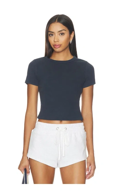 Beyond Yoga Rib Baby Tee In Blue