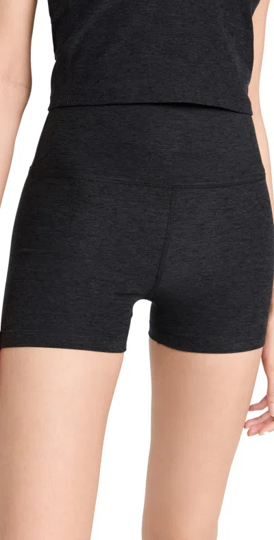 BEYOND YOGA SPACEDYE ALL FOR RUN SHORTS DARKEST NIGHT
