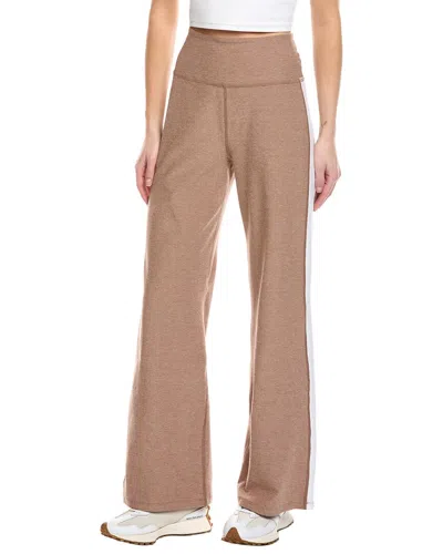 Beyond Yoga Spacedye Laid Back Stripe Pant In Desert Sand Heather & Cloud White