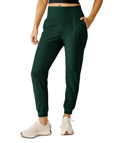 Beyond Yoga Spacedye Midi Jogger In Dark Spruce Green Heather