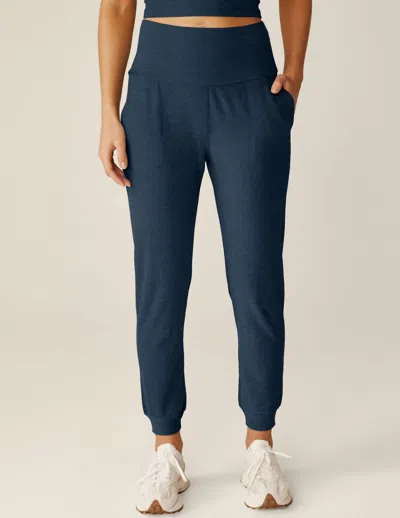 BEYOND YOGA SPACEDYE MIDI JOGGER IN NOCTURNAL NAVY