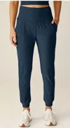 Beyond Yoga Spacedye Commuter Midi Joggers Nocturnal Navy S In Blue
