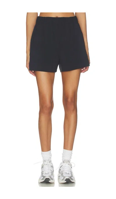 Beyond Yoga Stretch Woven Short In Black