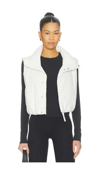 Beyond Yoga Warm Up Puffer Vest In White
