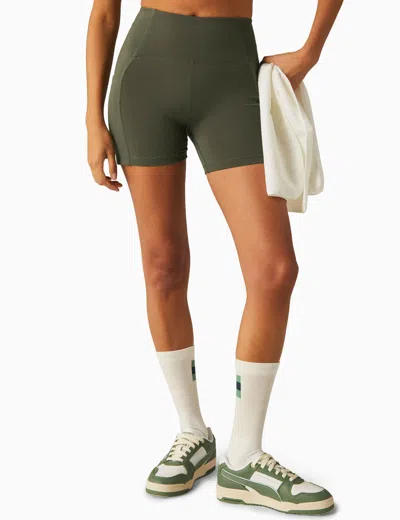 Beyond Yoga Women's Powerbeyond Strive Pocket Biker Short In Green